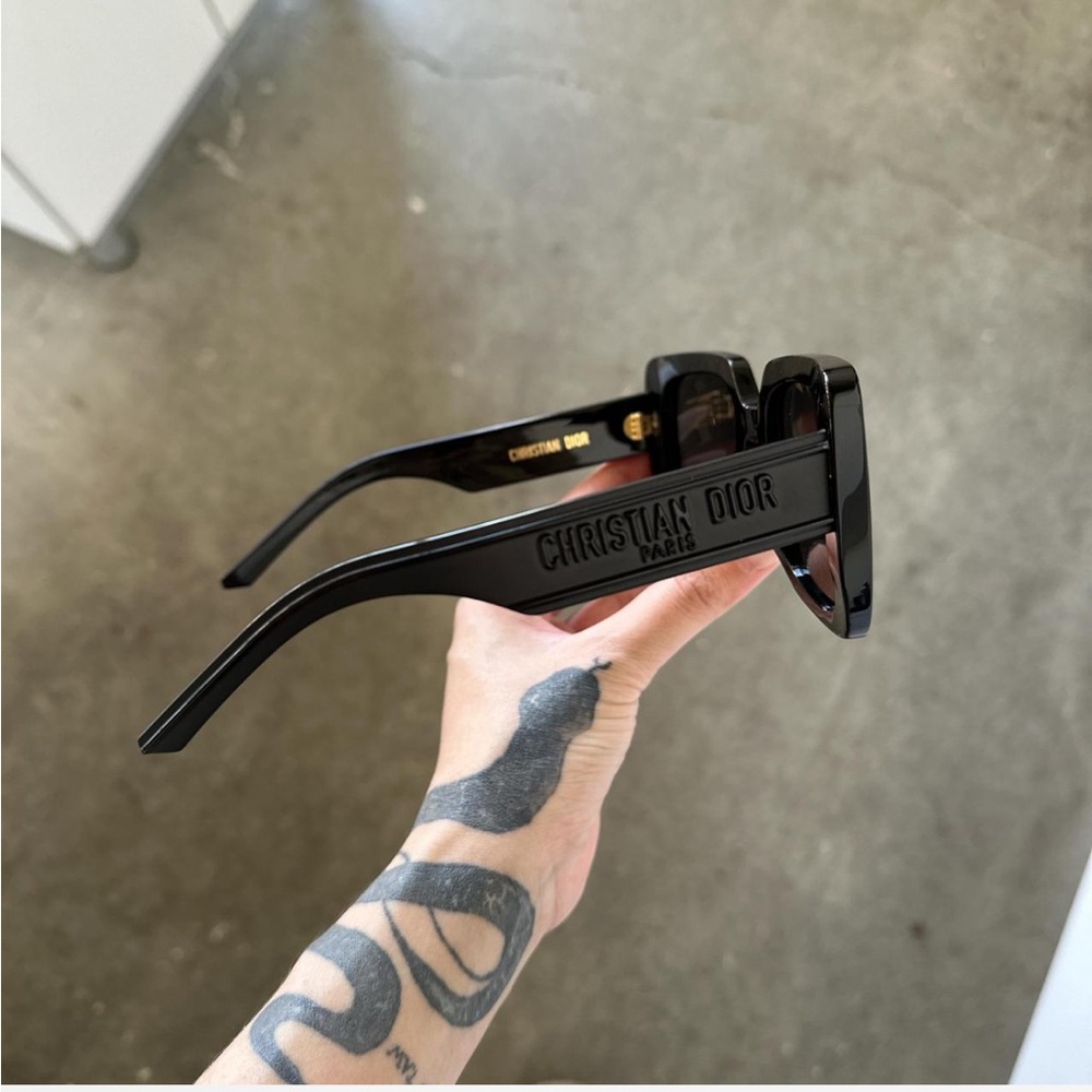 Dior Black Oversized Square Sunglasses - Picture 3 of 4